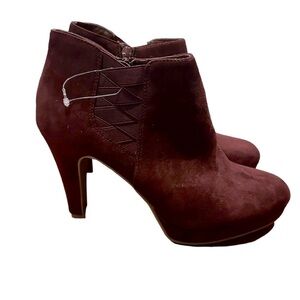 Kenneth Cole Unlisted Purple Suede Ankle Booties 9 | Fall Chic